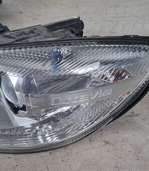 Octavia II xenony - 2