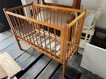 Dřevěná postýlka - 2