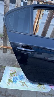BMW e60 dveře zadní - 2