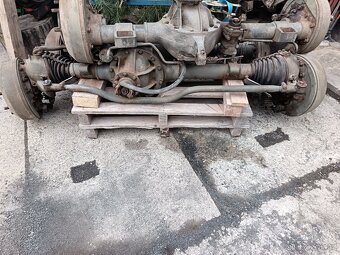 V3S přední náprava z uloženky - 2