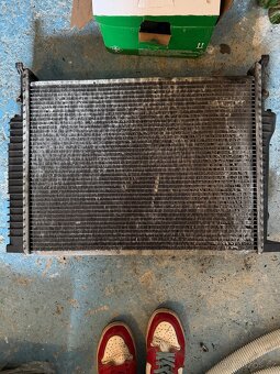 Bmw chladič 325tds - 2