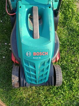 Elektrická sekačka Bosch Rotak 32 - 2