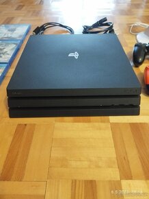 PlayStation 4 PRO - 2
