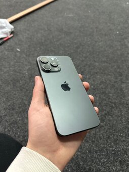 iPhone 15 Pro Max - 256 GB - 2