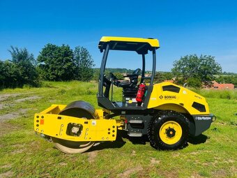 Vibrační válec Bomag BW145DH3 - 2