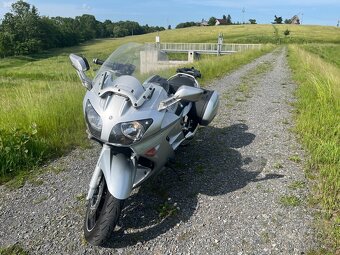 Yamaha FJR - 2
