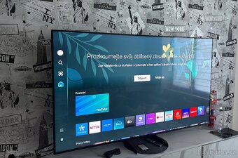 SAMSUNG 165 cm Crystal 4K ULTRA UHD - 2