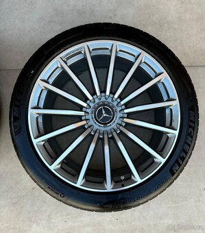 R20 Mercedes AMG GT 4door Mercedes 20 - 2