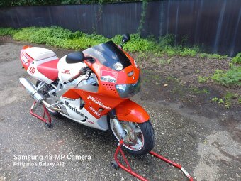 Honda CBR 900 RR Fireblade - 2