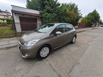 Peugeot 208 1.2 60 kW, najeto jen 43 000 km - 2