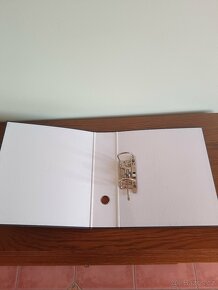 prodám šanony -pořadač pákový 7,5 cm široký - 2