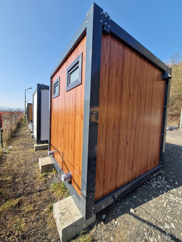 Obytný kontejner o rozměru 2,4 x 2,4 m včetně WC - 2