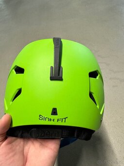 Helma s kšiltem na lyže i snowboard Bern - 2
