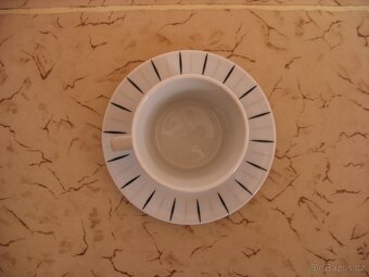 Porcelánové nepoužívané kávové (čajové) soupravy. - 2