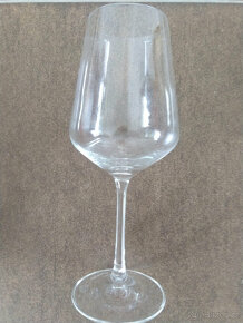 Prodám sklenici na vino - 2