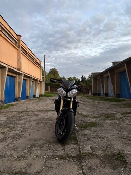 Triumph Street Triple 675 - 2