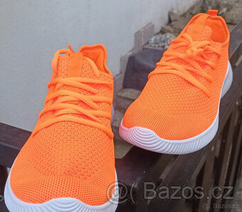 reflexní běžecké tenisky vel. 45 - 2