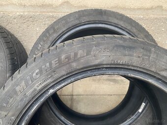 Letní pneu 235/45 R17 - 2