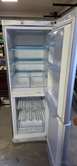 Lednička s mrazákem INDESIT - 2