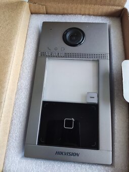 Prodám IP video zvonek a vnitřní stanicí s monitorem Hikvisi - 2