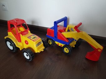 HRAČKA na pískoviště - BAGR + TRAKTOR cca 33 cm - 2