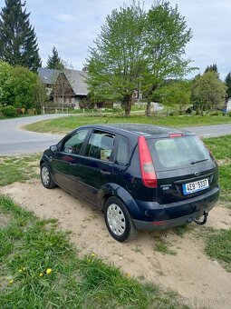 Prodám Ford Fiesta 1,3 benzín, r.v. 3 /2005, najeto173.900km - 2