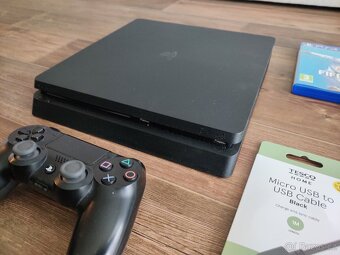 Playstation 4 - 2