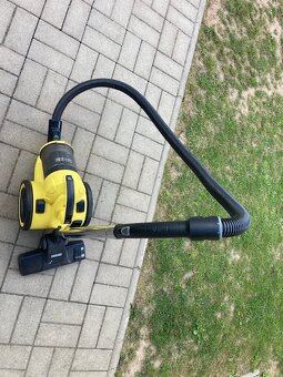 Vysavač karcher - 2