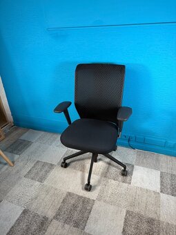 Kancelářská židle VITRA ID Mesh PC 26 500 Kč - 2