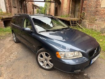 Volvo v70 2.5T fwd manuál - 2