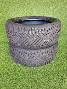 Zimní pneu Yokohama BluEarth Winter 225/50 R17 - 2