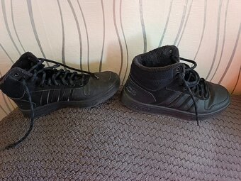 Tenisky Adidas 42 kotníkové - 2