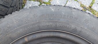 Sadu 4 plechových disků na Ford Focus vč. pneu 195/65 R15 - 2