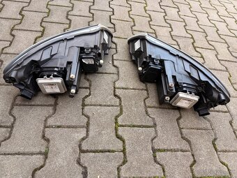 Originál kompletní xenonové světlomety Škoda Octavia 2 fcl - 2