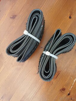 2× Vittoria Terreno Dry 700×38C – skoro nové gravel pláště - 2