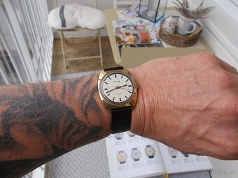 zlacene krasne funkcni hodinky prim rok 1973 - 2