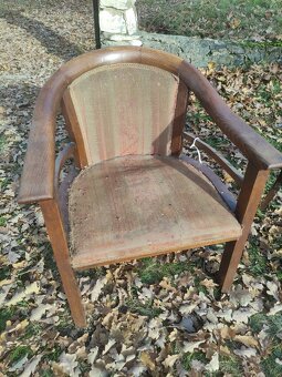 Stará dobová křesla - 2