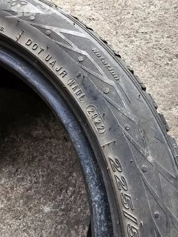 Prodám 2ks zimní Pneumatiky 225 50 R 17. - 2