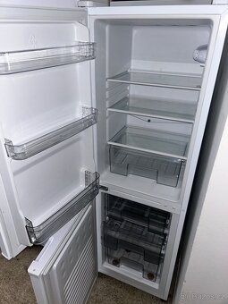 Lednice Goddess RCD0150GW8A - 2