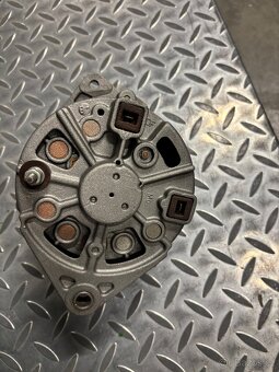 Alternátor 14V/42A - 2