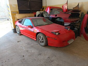 Pontiac Fiero - 2