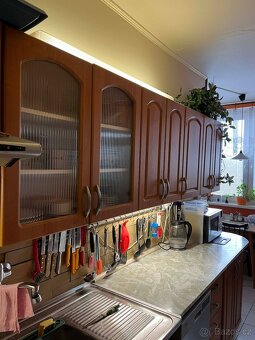 Kuchyňská linka + skříňky - 2