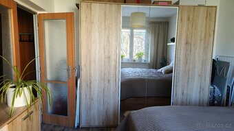 Skříň, komoda a noční stolky - 2