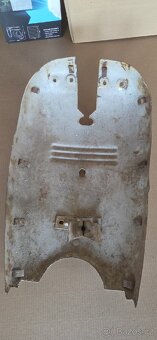 Prsíčka spodek Jawa - 2