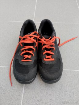 Giro vibram 42 - 2