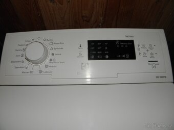 Vrchem plněná pračka Electrolux - 2