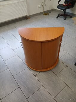 Skříňka ke kancelářskému stolu - 2