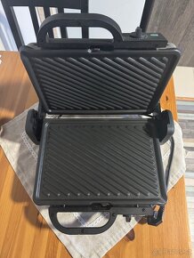Prodám KONTAKTNÍ GRIL SILVERCREST SKG 1700 B3 - 2