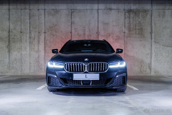 BMW 530d xDrive Touring Facelift M paket 2022, ťažné, DPH - 2