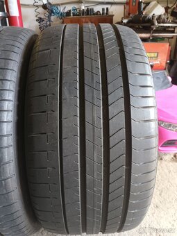 2xletní pneu 275/40/19.Pirelli. - 2